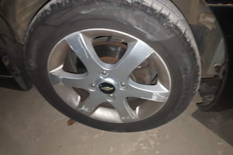 Used Chevrolet Epica 2008 2.0 Manual Executive Edition Right Front Wheel Hub