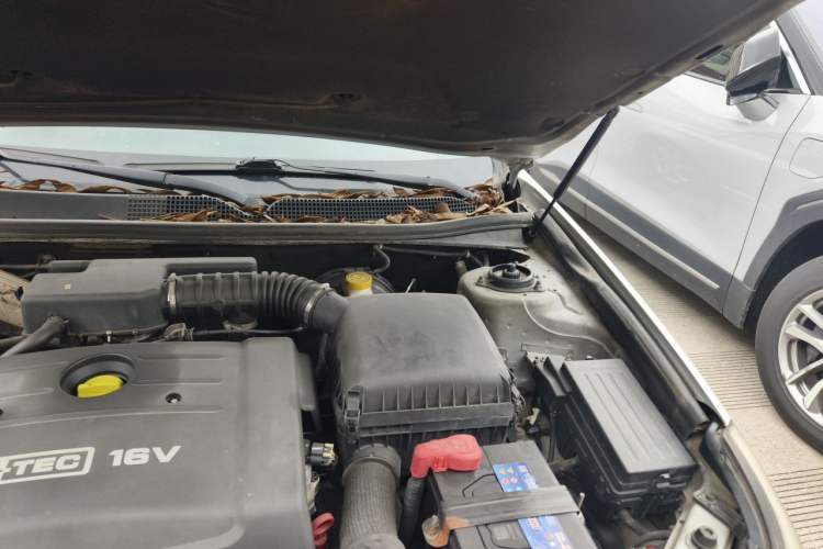 Used Chevrolet Epica 2008 2.0 SX Automatic Luxury Edition Engine Bay Left
