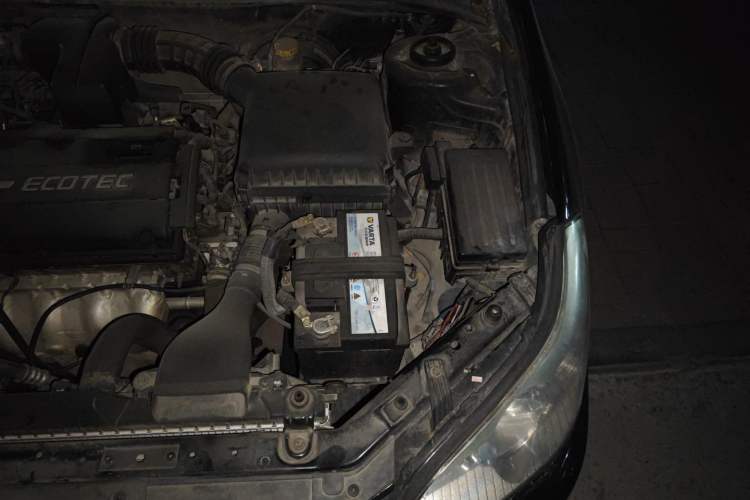 Used Chevrolet Epica 2010 1.8 ZhiZhen Edition MT Engine Bay Left