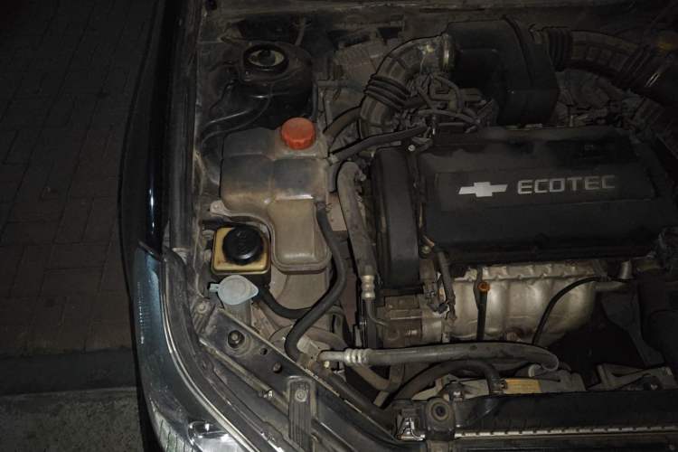 Used Chevrolet Epica 2010 1.8 ZhiZhen Edition MT Engine Bay Right