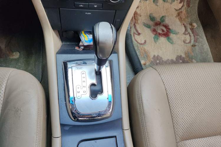 Used Chevrolet Epica 2010 1.8 Comfort Edition AT Gear Lever