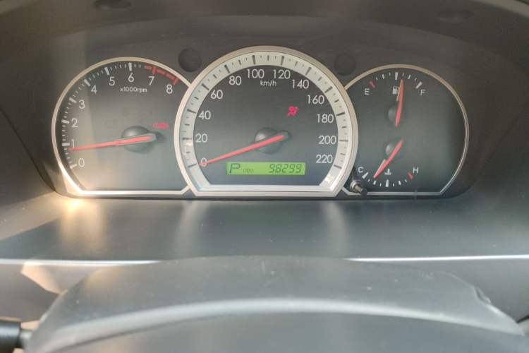 Used Chevrolet Epica 2010 1.8 Comfort Edition AT Odometer Close Up