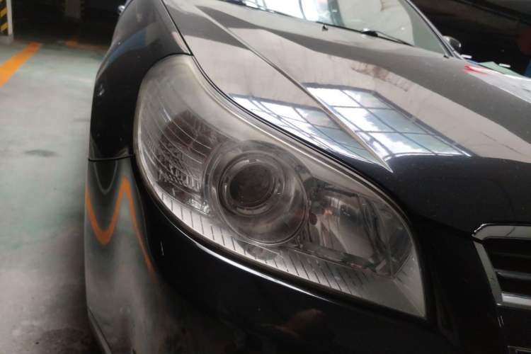 Used Chevrolet Epica 2010 1.8 Luxury Navigation Model MT Right Front Headlight