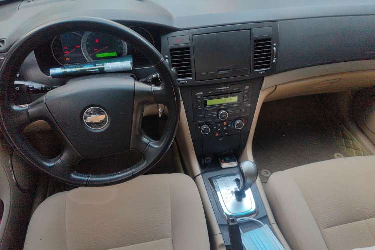 Used Chevrolet Epica 2010 1.8 Comfort Edition AT Center Console