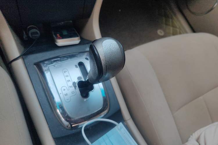 Used Chevrolet Epica 2010 1.8 Comfort Edition AT Gear Lever