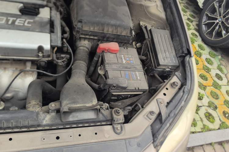Used Chevrolet Epica 2010 1.8 Luxury Edition MT Engine Bay Left