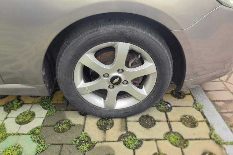 Used Chevrolet Epica 2010 1.8 Luxury Edition MT Right Front Wheel Hub