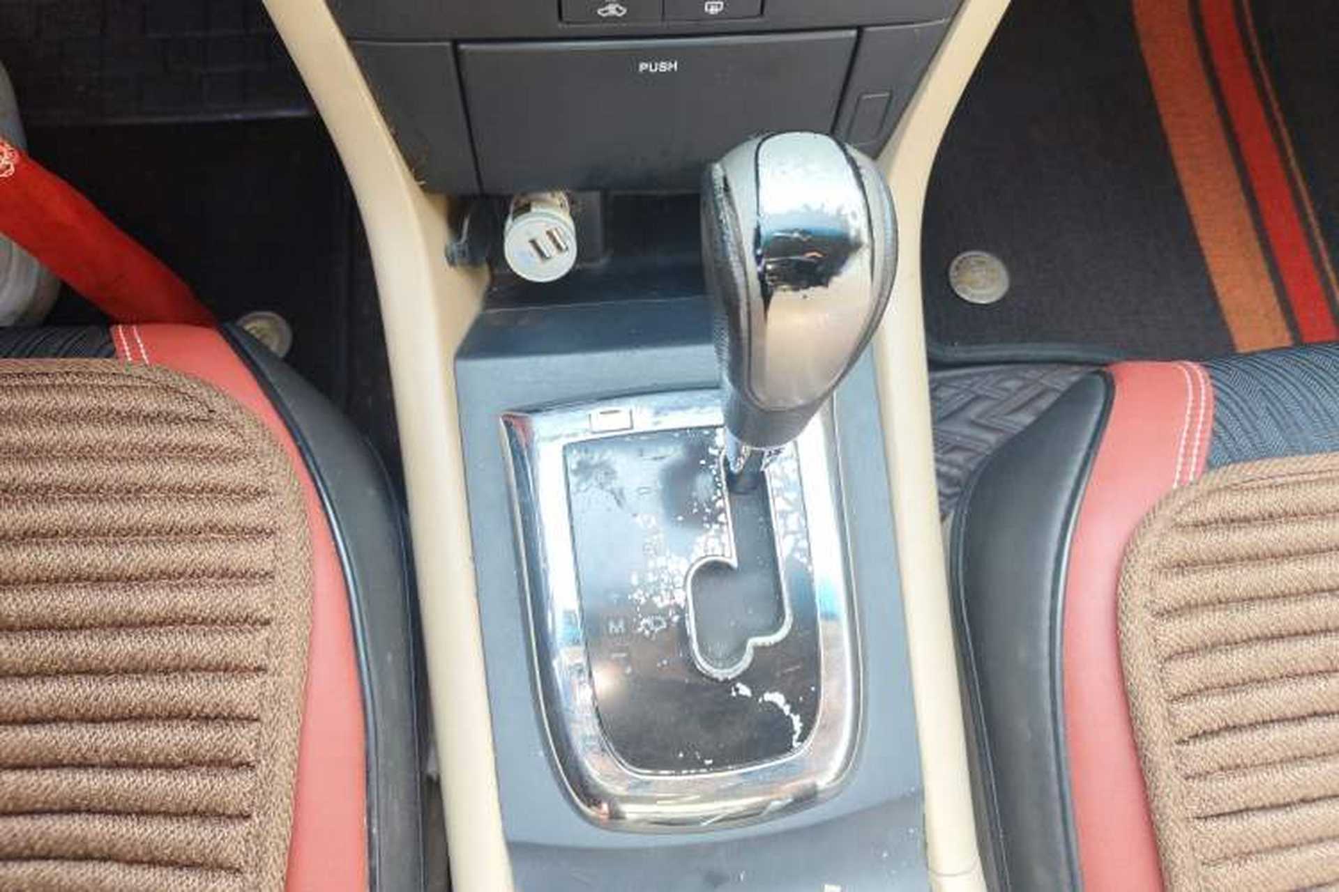 Used Chevrolet Epica 2010 1.8 Comfort Edition MT Gear Lever