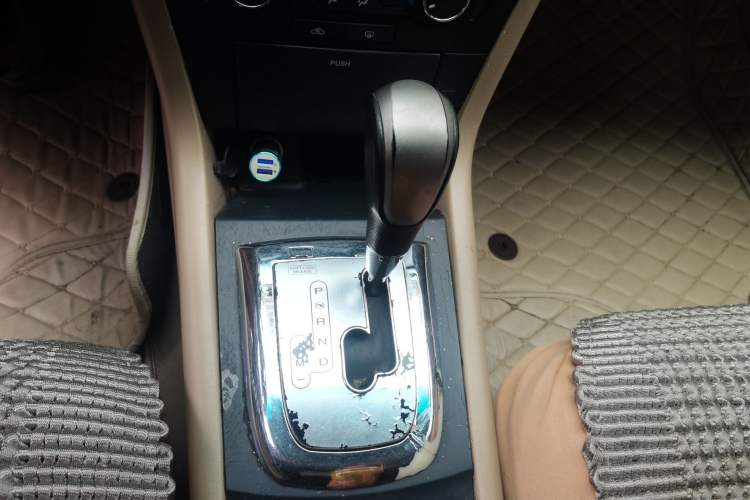 Used Chevrolet Epica 2010 1.8 Comfort Edition AT Gear Lever