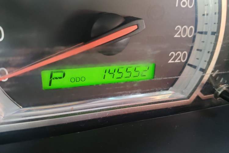 Used Chevrolet Epica 2010 1.8 Comfort Edition AT Odometer Close Up