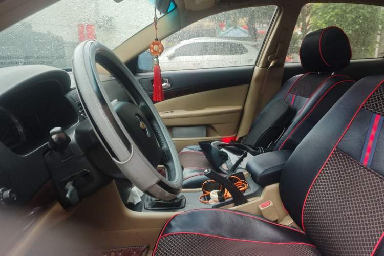 Used Chevrolet Epica 2010 1.8 Luxury Edition MT Left Front Seat