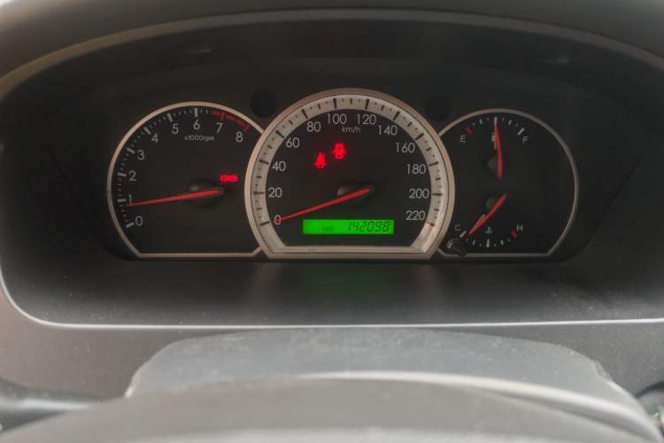 Used Chevrolet Epica 2010 1.8 Luxury Edition MT Odometer Close Up