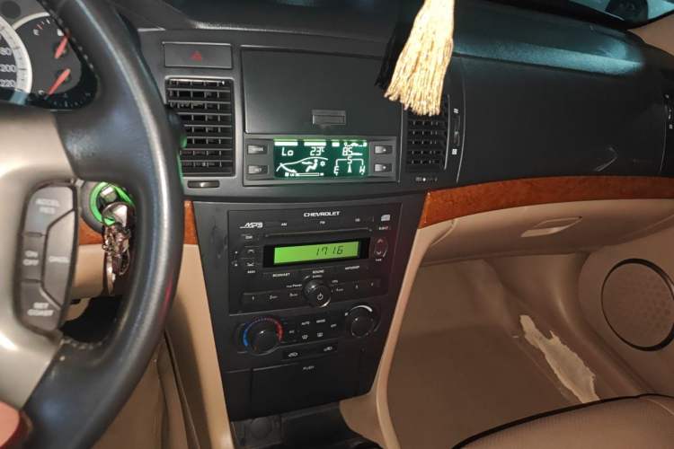 Used Chevrolet Epica 2011 1.8 Luxury Edition MT Audio And AC Panel