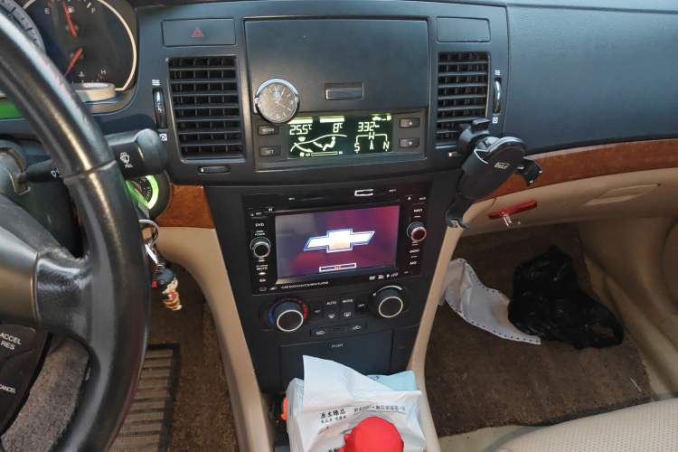 Used Chevrolet Epica 2011 1.8 Luxury Edition MT Audio And AC Panel
