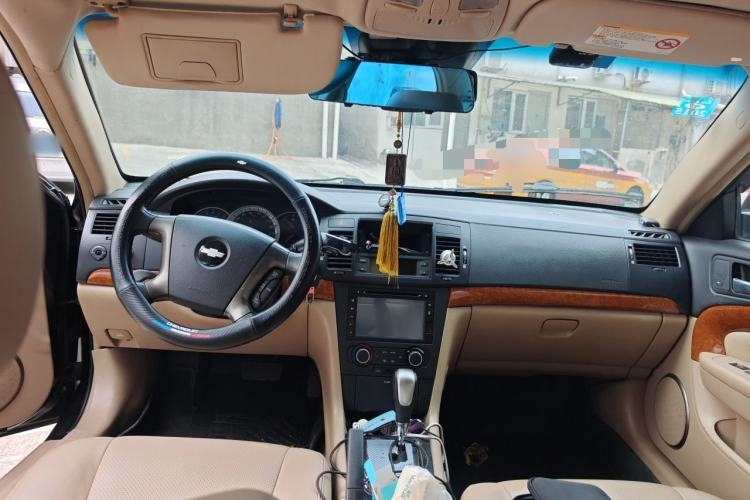 Used Chevrolet Epica 2011 1.8 Luxury Edition AT Center Console