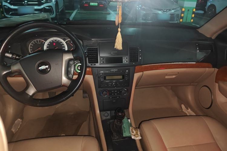 Used Chevrolet Epica 2011 1.8 Luxury Edition MT Center Console