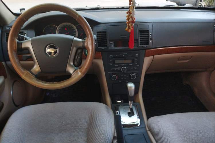 Used Chevrolet Epica 2011 1.8 Luxury Edition AT Center Console