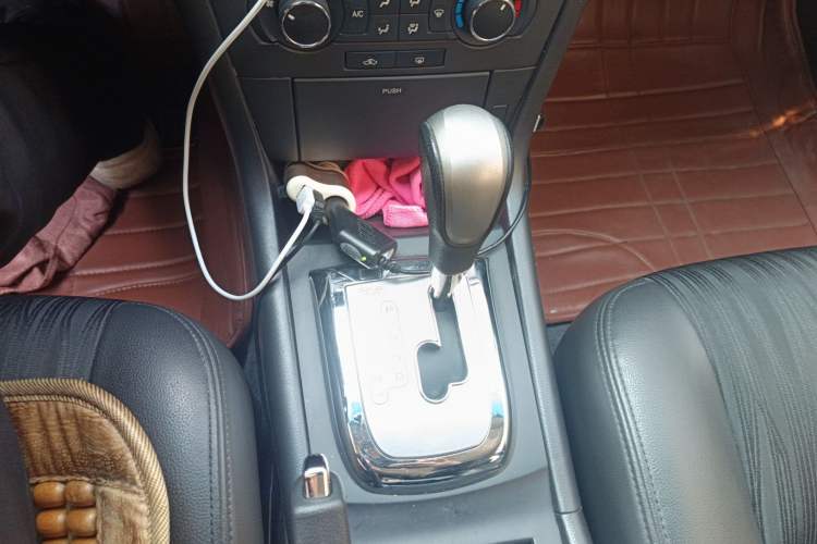 Used Chevrolet Epica 2011 1.8 Comfort Edition AT Gear Lever
