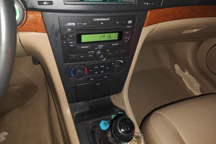 Used Chevrolet Epica 2011 1.8 Luxury Edition MT Gear Lever