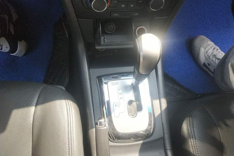 Used Chevrolet Epica 2011 1.8 Luxury Edition AT Gear Lever