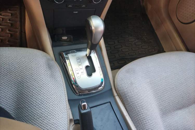 Used Chevrolet Epica 2011 1.8 Luxury Edition AT Gear Lever