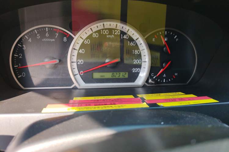 Used Chevrolet Epica 2011 1.8 Luxury Edition MT Odometer Close Up