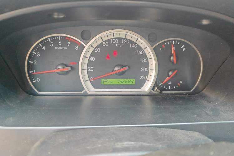 Used Chevrolet Epica 2011 1.8 Comfort Edition AT Odometer Close Up