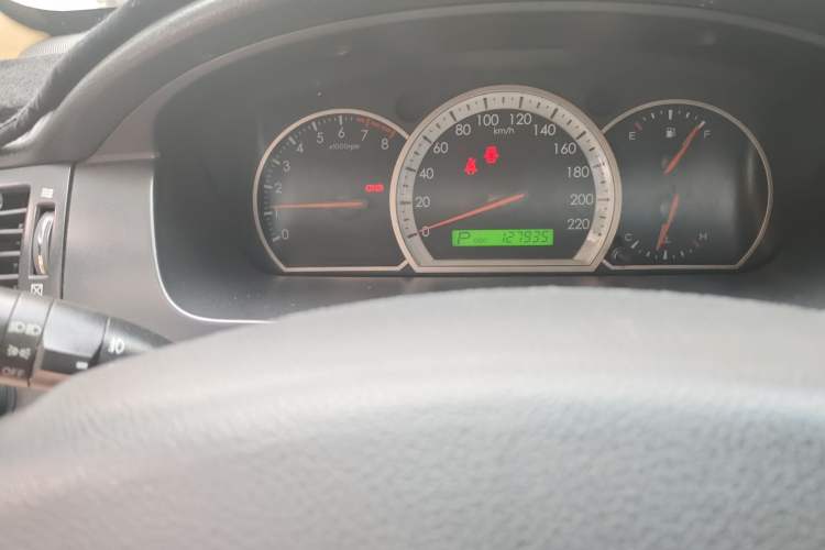Used Chevrolet Epica 2011 1.8 Comfort Edition AT Odometer Close Up