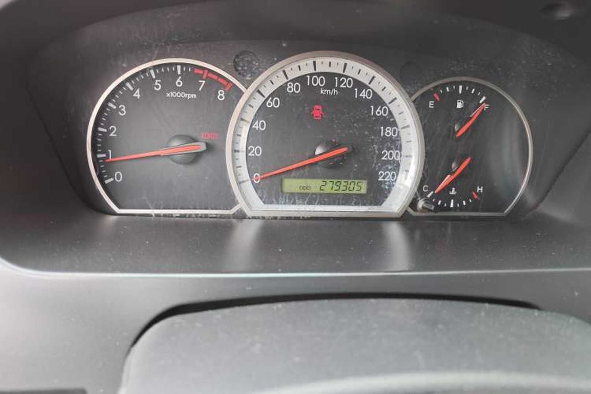 Used Chevrolet Epica 2011 1.8 ZhiZhen Edition MT Odometer Close Up