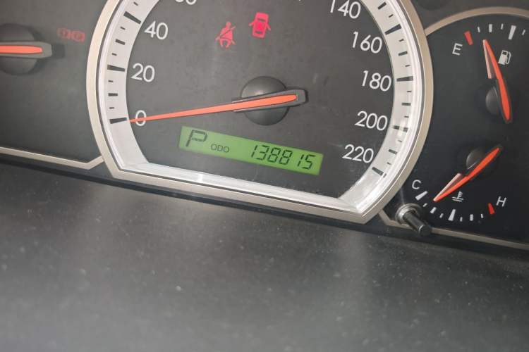 Used Chevrolet Epica 2011 1.8 Luxury Edition AT Odometer Close Up