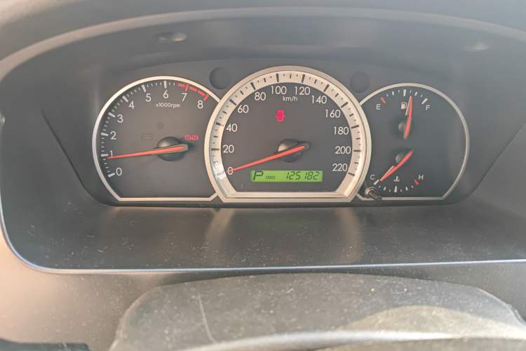Used Chevrolet Epica 2011 1.8 Luxury Edition AT Odometer Close Up
