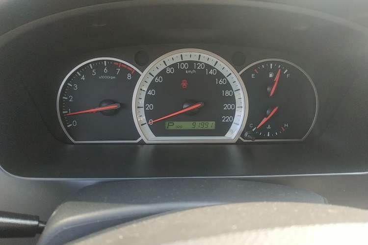 Used Chevrolet Epica 2011 1.8 Luxury Edition AT Odometer Close Up