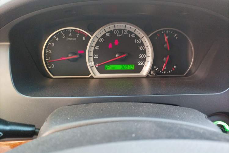 Used Chevrolet Epica 2011 1.8 Luxury Edition AT Odometer Close Up