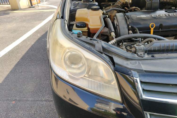 Used Chevrolet Epica 2011 1.8 Luxury Edition MT Right Front Headlight