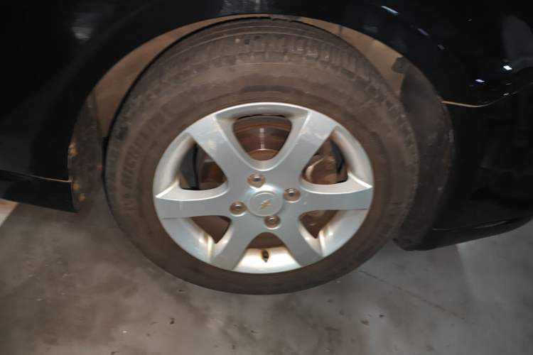 Used Chevrolet Epica 2011 1.8 Luxury Edition MT Right Front Wheel Hub