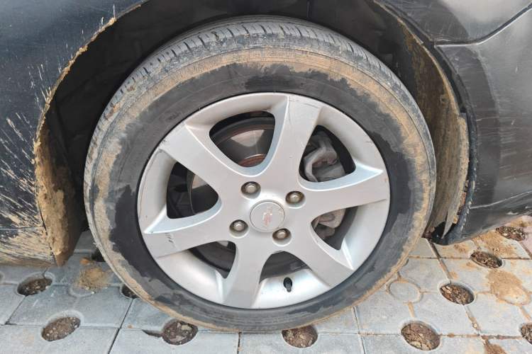 Used Chevrolet Epica 2011 1.8 Luxury Edition MT Right Front Wheel Hub