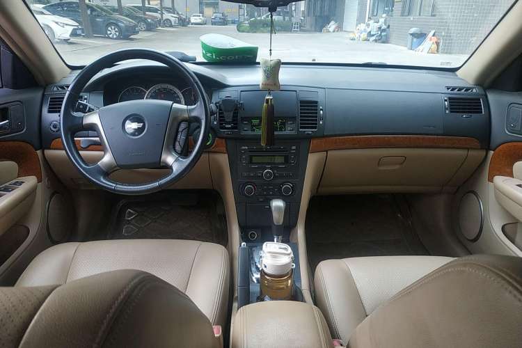 Used Chevrolet Epica 2011 1.8 Luxury Edition AT Center Console