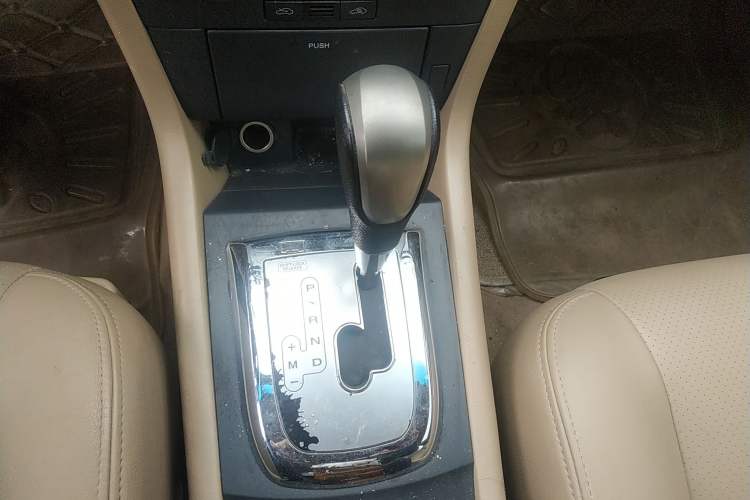 Used Chevrolet Epica 2011 1.8 Luxury Edition AT Gear Lever