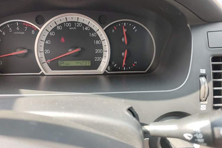 Used Chevrolet Epica 2011 1.8 Comfort Edition AT Odometer Close Up