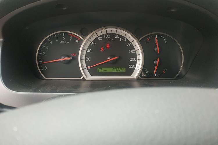 Used Chevrolet Epica 2011 1.8 Luxury Edition AT Odometer Close Up