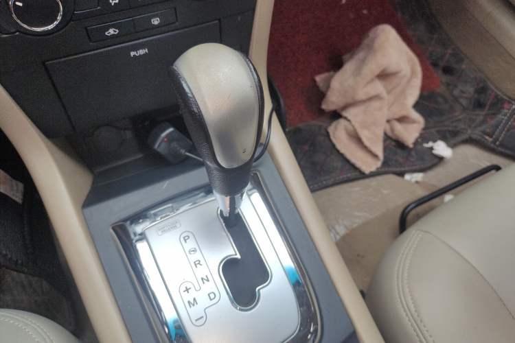 Used Chevrolet Epica 2011 1.8 Comfort Edition AT Gear Lever