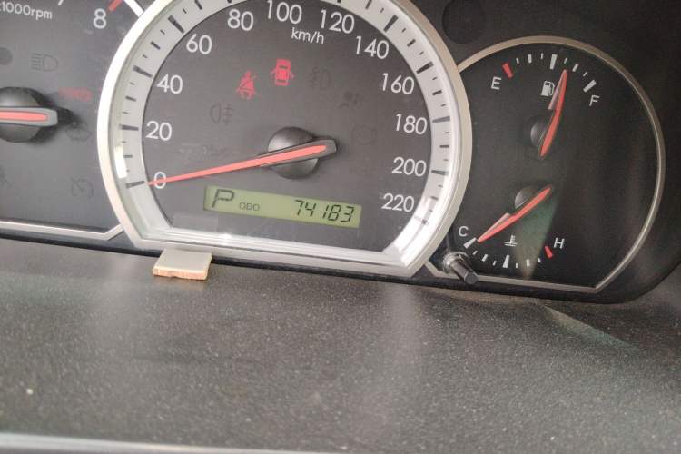 Used Chevrolet Epica 2011 1.8 Luxury Edition AT Odometer Close Up