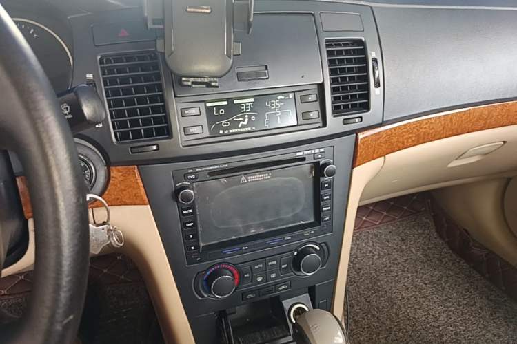 Used Chevrolet Epica 2011 1.8 Luxury Edition AT Audio And AC Panel