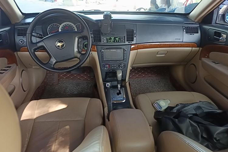 Used Chevrolet Epica 2011 1.8 Luxury Edition AT Center Console