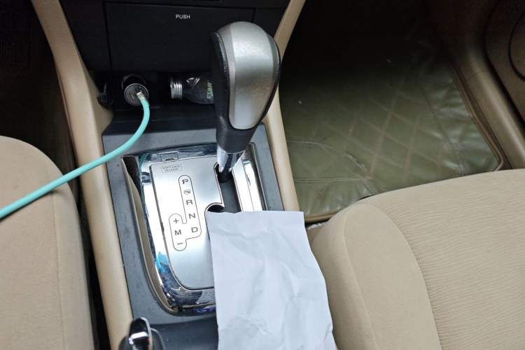 Used Chevrolet Epica 2011 1.8 Comfort Edition AT Gear Lever