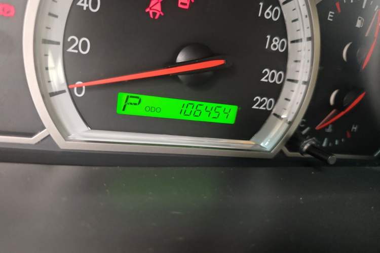 Used Chevrolet Epica 2011 1.8 Comfort Edition AT Odometer Close Up
