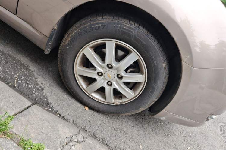 Used Chevrolet Epica 2011 1.8 Comfort Edition AT Right Front Wheel Hub