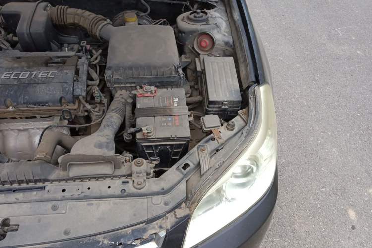 Used Chevrolet Epica 2012 1.8 ZhiZhen Edition MT Engine Bay Left