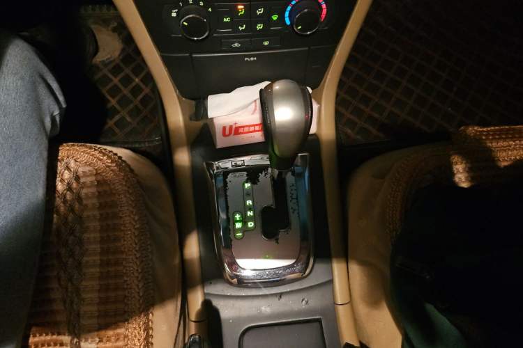 Used Chevrolet Epica 2012 1.8 Comfort Edition AT Gear Lever