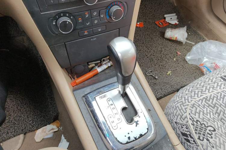 Used Chevrolet Epica 2012 1.8 Comfort Edition AT Gear Lever